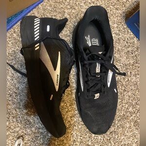 Men’s Brooks Running Shoes. New in box